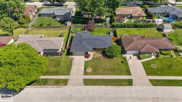 11489 Anna Lisa Street, Utica, MI 48312