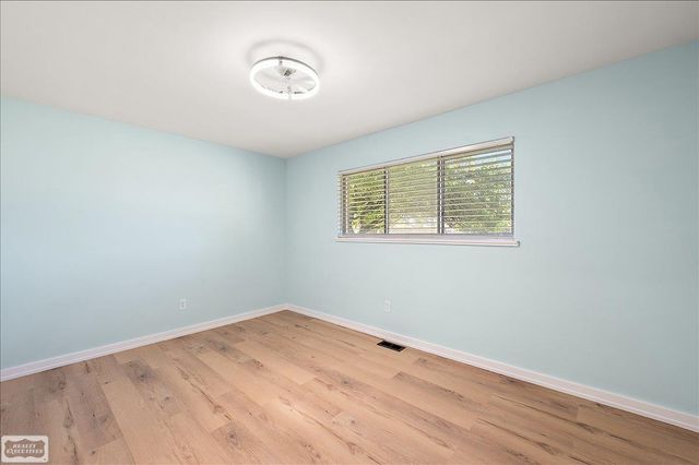 11489 Anna Lisa Street, Utica, MI 48312