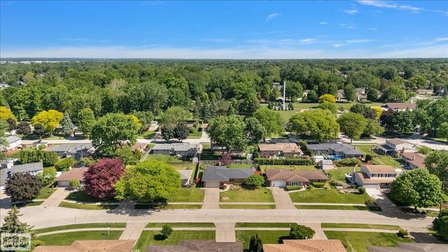 11489 Anna Lisa Street, Utica, MI 48312