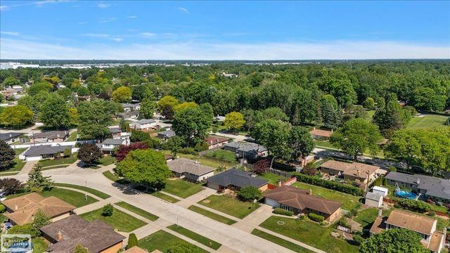 11489 Anna Lisa Street, Utica, MI 48312