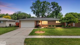 11489 Anna Lisa Street, Utica, MI 48312