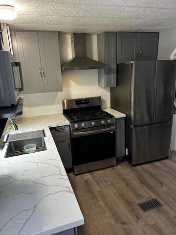 2053 E Bayshore Road, Redwood City, CA 94063