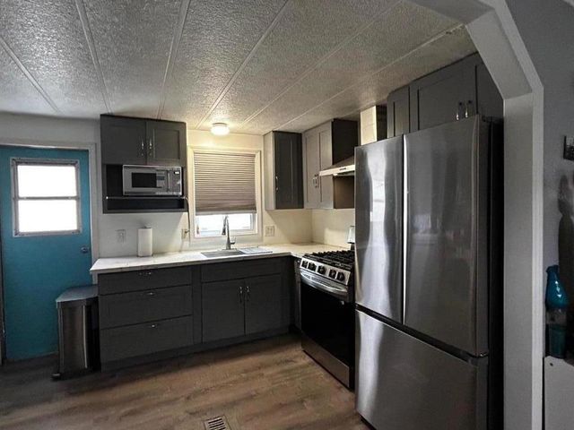 2053 E Bayshore Road, Redwood City, CA 94063