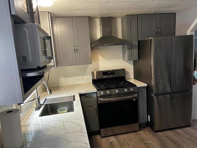 2053 E Bayshore Road, Redwood City, CA 94063