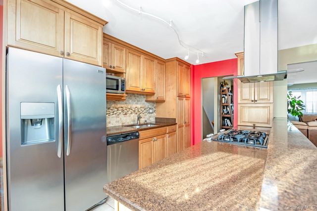 69-06 66 Road, Middle Village, NY 11379