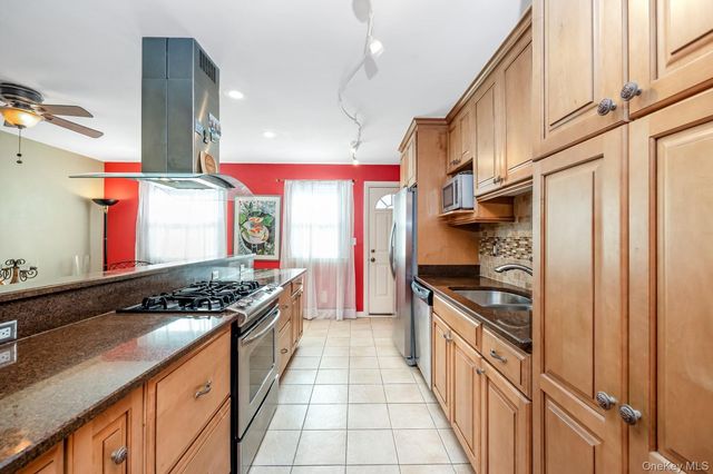 69-06 66 Road, Middle Village, NY 11379