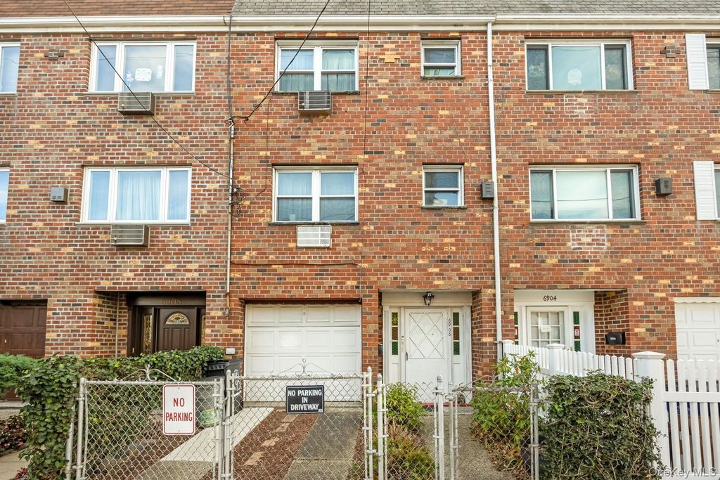 69-06 66 Road, Middle Village, NY 11379