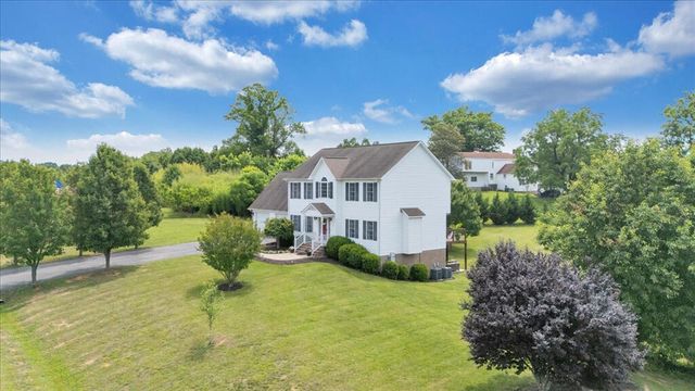 1138 Fallview DR, Vinton, VA 24179