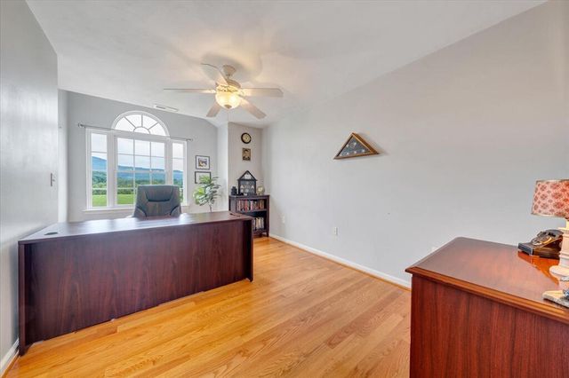 1138 Fallview DR, Vinton, VA 24179