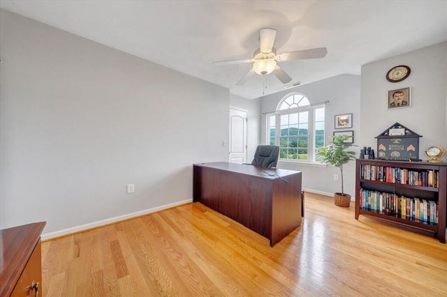 1138 Fallview DR, Vinton, VA 24179