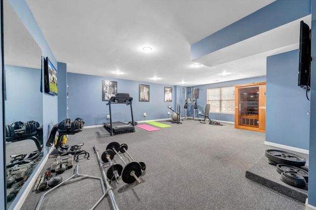 1138 Fallview DR, Vinton, VA 24179