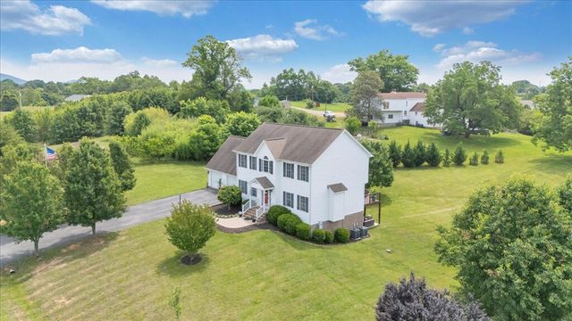 1138 Fallview DR, Vinton, VA 24179