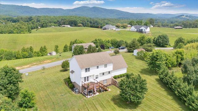 1138 Fallview DR, Vinton, VA 24179