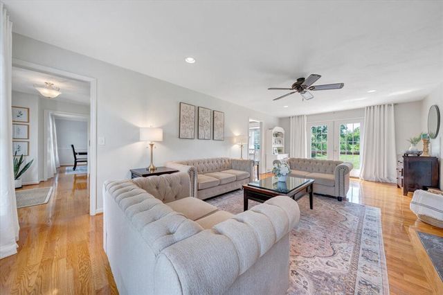 1138 Fallview DR, Vinton, VA 24179