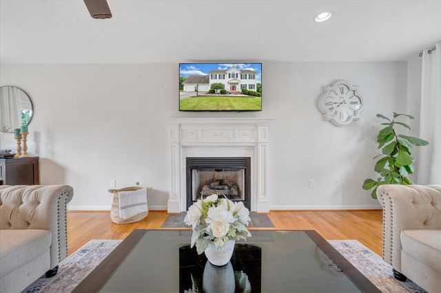 1138 Fallview DR, Vinton, VA 24179