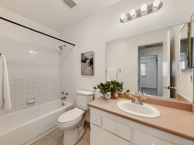 530 Snowy Owl Place, Highlands Ranch, CO 80126