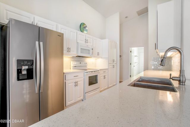6115 Sabal Point Circle, Port Orange, FL 32128