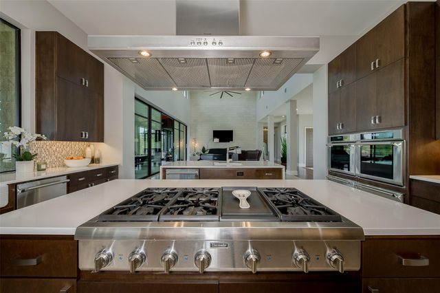 3320 Sycamore Trail, Bryan, TX 77807