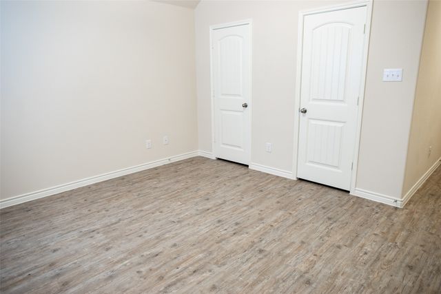 1602 Bobolink Drive, Ennis, TX 75119
