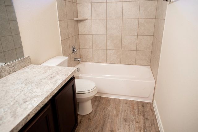 1602 Bobolink Drive, Ennis, TX 75119