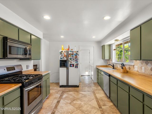 50 N Spring Mountain Circle, Sparks, NV 89436