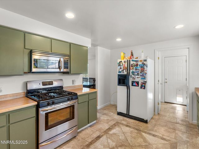 50 N Spring Mountain Circle, Sparks, NV 89436