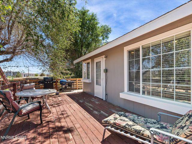 50 N Spring Mountain Circle, Sparks, NV 89436