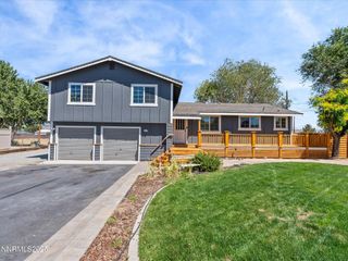 50 N Spring Mountain Circle, Sparks, NV 89436