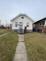 15351 Petoskey Avenue, Detroit, MI 48238