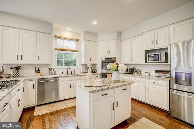 9110 WILLOW GATE LN, Bethesda, MD 20817