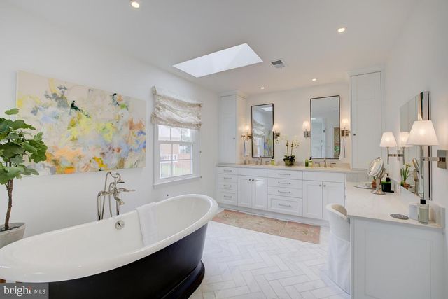 9110 WILLOW GATE LN, Bethesda, MD 20817