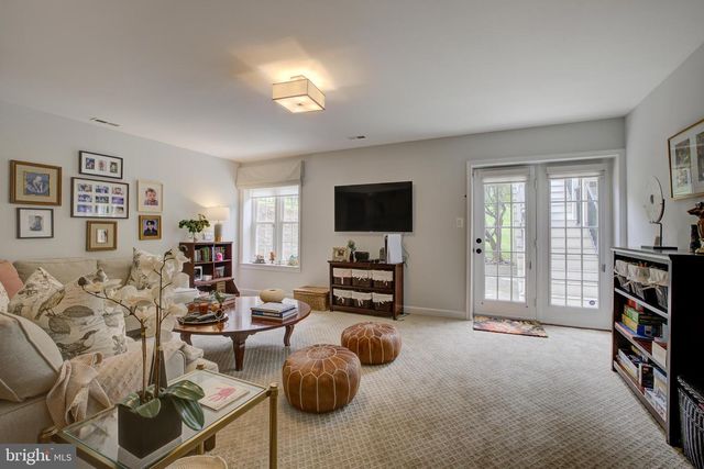 9110 WILLOW GATE LN, Bethesda, MD 20817