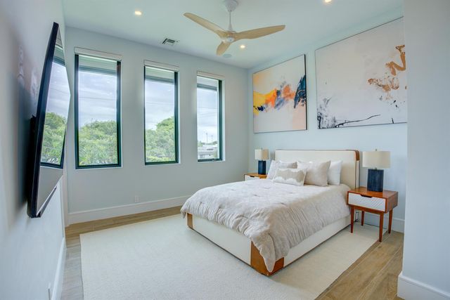 2801 NE 36th Street, Lighthouse Point, FL 33064