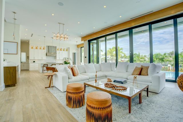 2801 NE 36th Street, Lighthouse Point, FL 33064