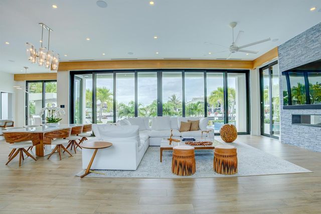2801 NE 36th Street, Lighthouse Point, FL 33064