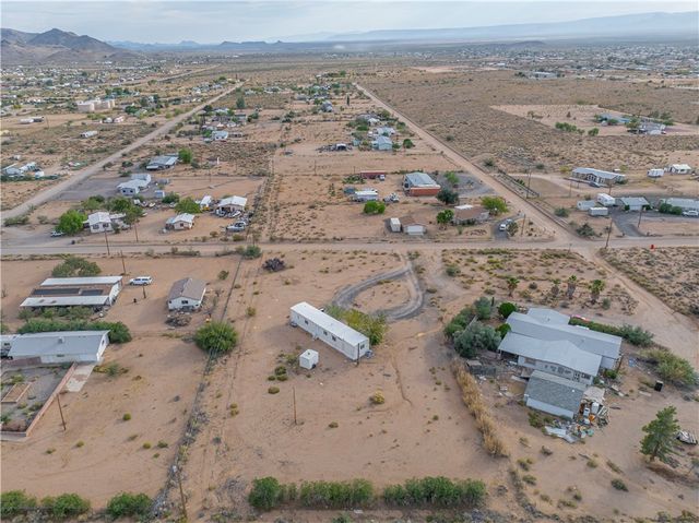 3833 W Burro Drive, Golden Valley, AZ 86413