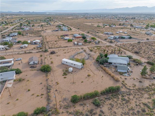 3833 W Burro Drive, Golden Valley, AZ 86413