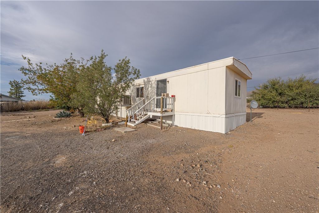 3833 W Burro Drive, Golden Valley, AZ 86413