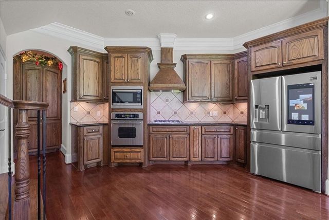 205 Del Monte Drive, Friendswood, TX 77546