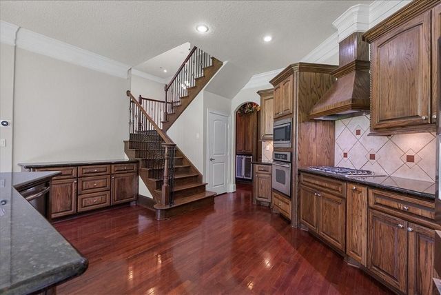 205 Del Monte Drive, Friendswood, TX 77546