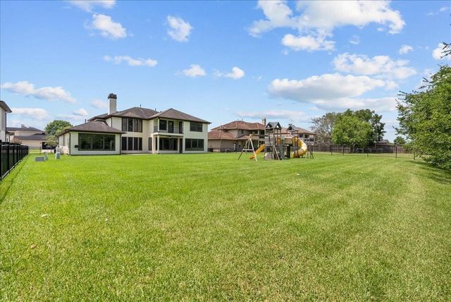 205 Del Monte Drive, Friendswood, TX 77546