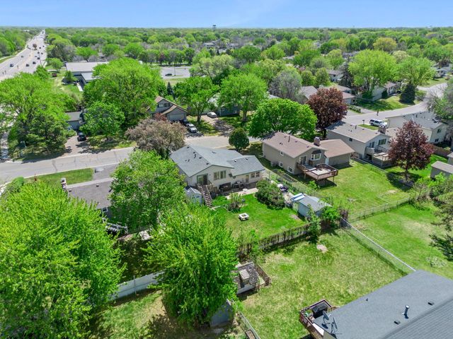 8441 Idaho Avenue N, Brooklyn Park, MN 55445