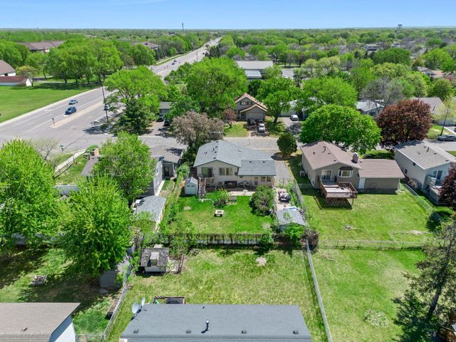 8441 Idaho Avenue N, Brooklyn Park, MN 55445