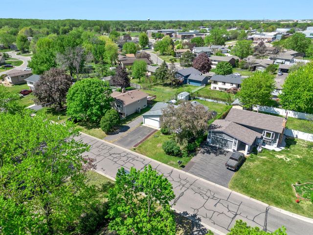 8441 Idaho Avenue N, Brooklyn Park, MN 55445