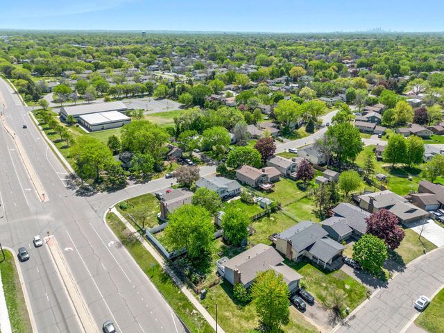 8441 Idaho Avenue N, Brooklyn Park, MN 55445
