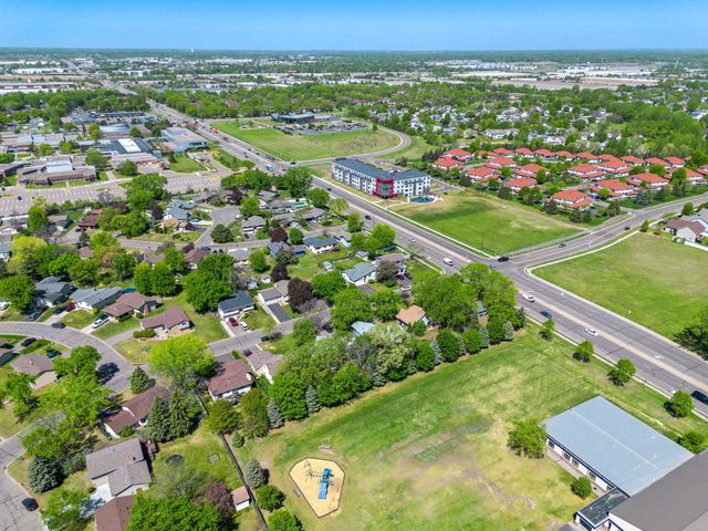 8441 Idaho Avenue N, Brooklyn Park, MN 55445