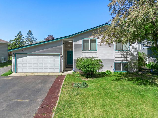 8441 Idaho Avenue N, Brooklyn Park, MN 55445