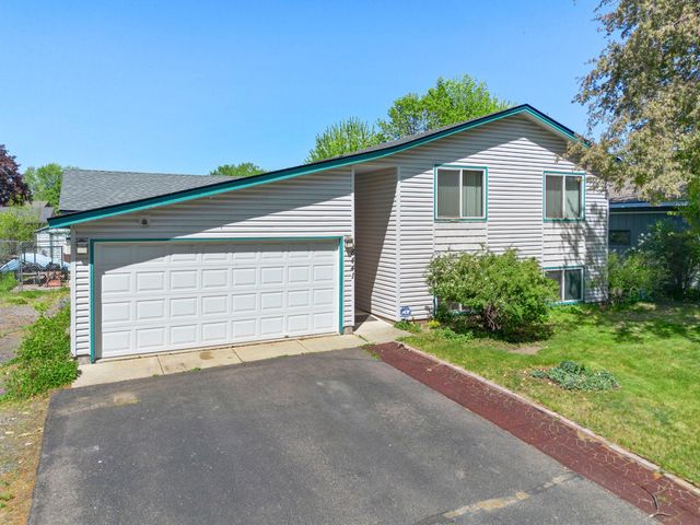 8441 Idaho Avenue N, Brooklyn Park, MN 55445