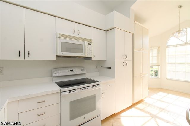 10201 Regent CIR, Naples, FL 34109