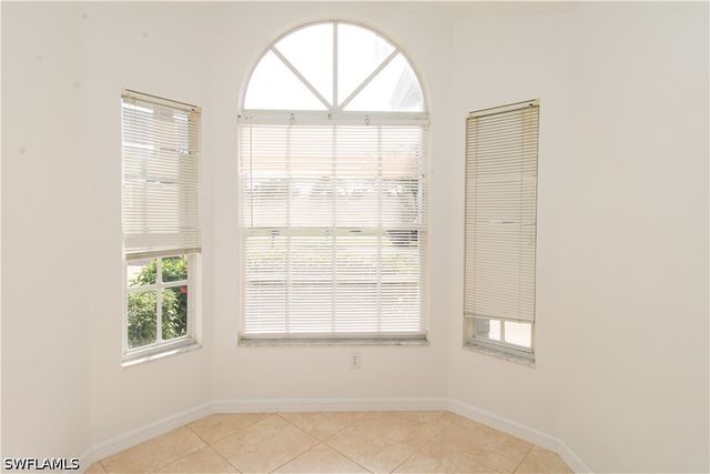 10201 Regent CIR, Naples, FL 34109